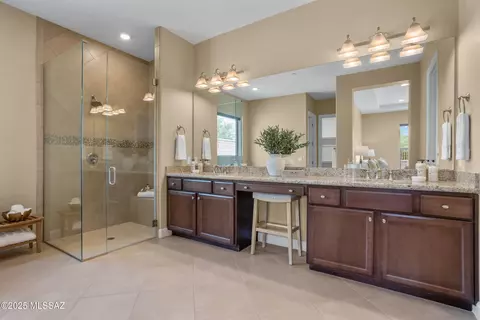Bath - 14045 N Crooked Creek Dr, Marana, AZ 85658 photo 1 of 3