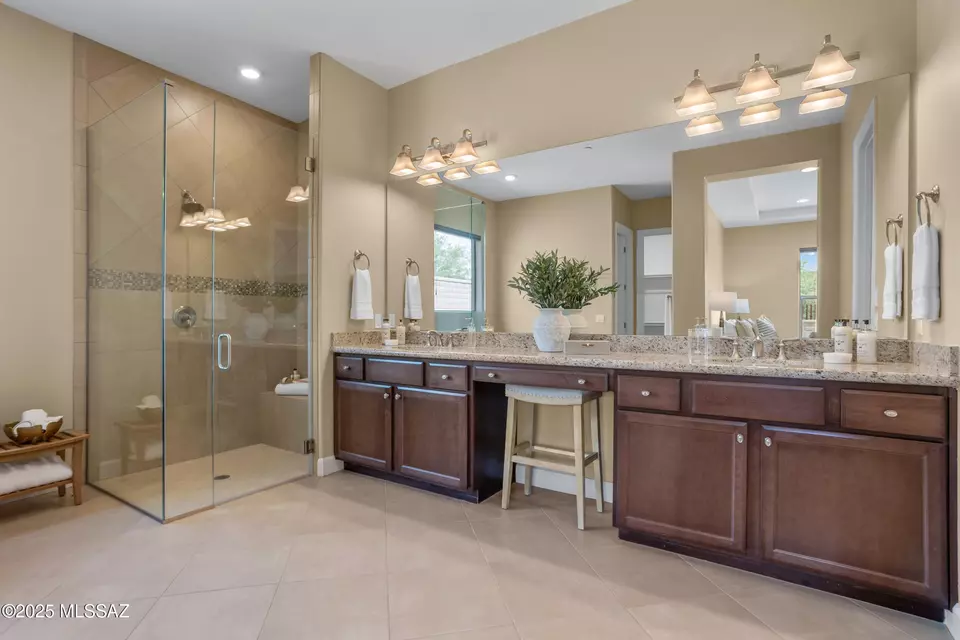 Bath - 14045 N Crooked Creek Dr, Marana, AZ 85658 photo 1 of 3