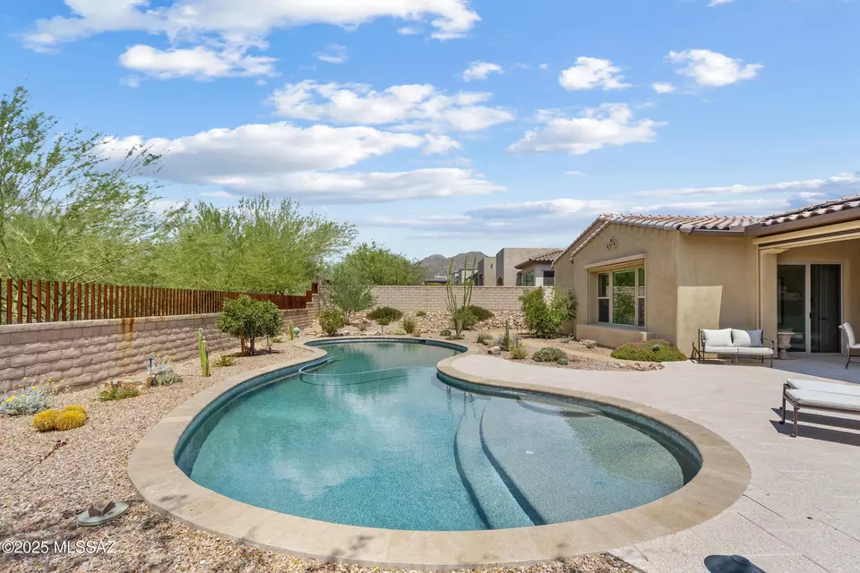 Exterior - 14045 N Crooked Creek Dr, Marana, AZ 85658 photo 9 of 10