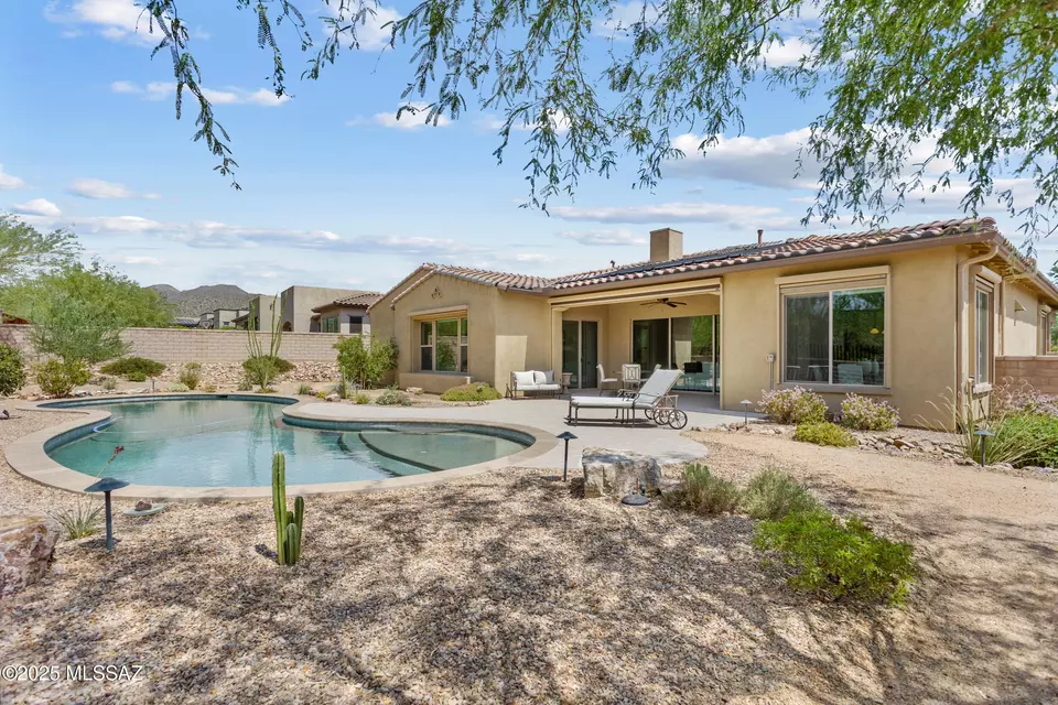 Exterior - 14045 N Crooked Creek Dr, Marana, AZ 85658 photo 7 of 10