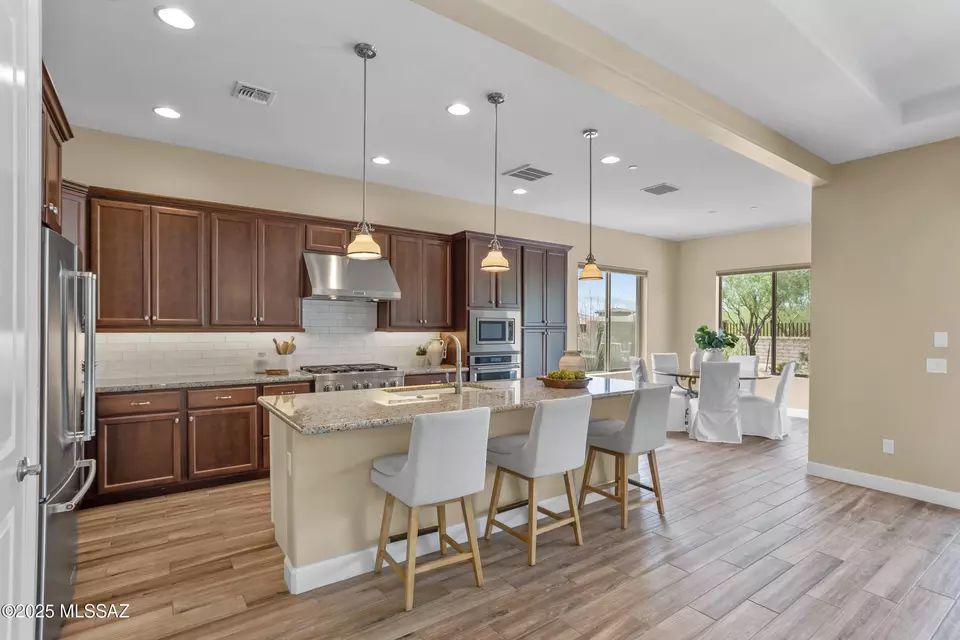 Kitchen - 14045 N Crooked Creek Dr, Marana, AZ 85658 photo 3 of 4