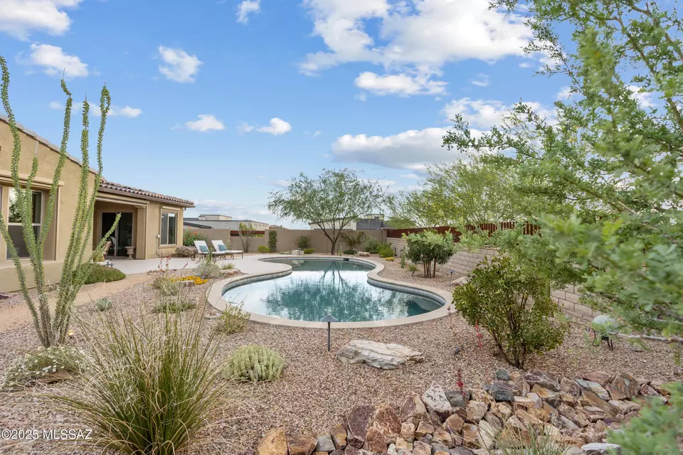 Exterior - 14045 N Crooked Creek Dr, Marana, AZ 85658 photo 6 of 10