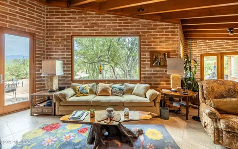 Living - 12345 E 8th St, Tucson, AZ 85748 photo 5 of 5