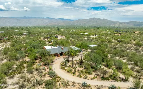View/Area - 12345 E 8th St, Tucson, AZ 85748 photo 2 of 5