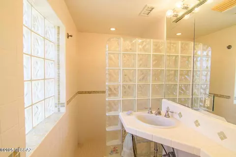 Bath - 12345 E 8th St, Tucson, AZ 85748 photo 2 of 4