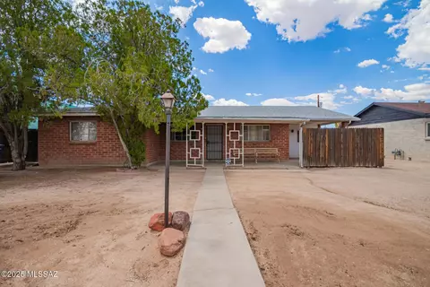 1137 N Rosemont Blvd, Tucson, AZ 85712