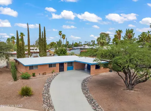 2222 S Deer Trail Cir, Tucson, AZ 85710