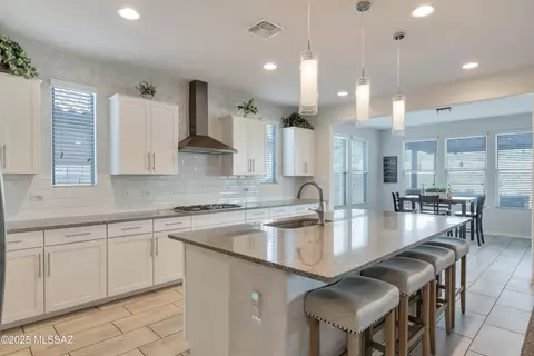 4813 W Willow Wind Way, Tucson, AZ 85741
