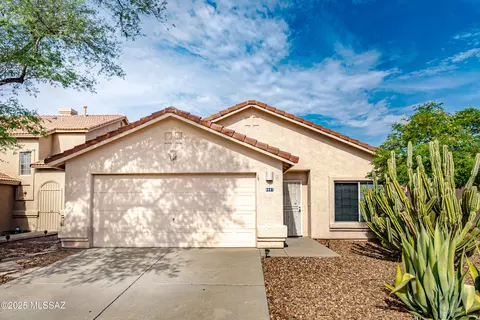 8681 N Frampton Pl, Tucson, AZ 85742 photo 2