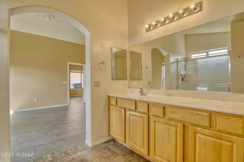 Bath - 8474 S Gupta Dr, Tucson, AZ 85747 photo 2 of 6
