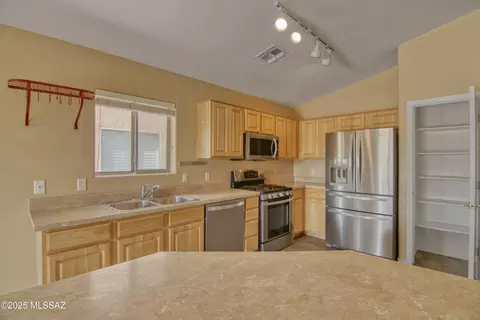Kitchen - 8474 S Gupta Dr, Tucson, AZ 85747 photo 3 of 5