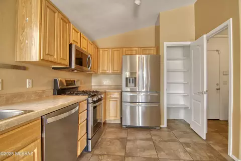 Kitchen - 8474 S Gupta Dr, Tucson, AZ 85747 photo 5 of 5