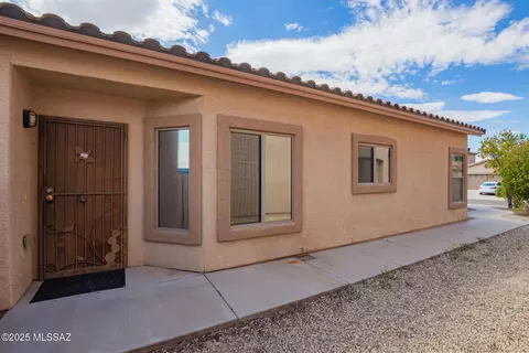 Exterior - 7536 E Fair Meadows Loop, Tucson, AZ 85756 photo 2 of 4