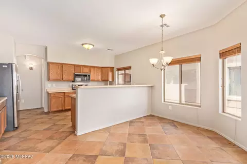 Kitchen - 7536 E Fair Meadows Loop, Tucson, AZ 85756 photo 2 of 5