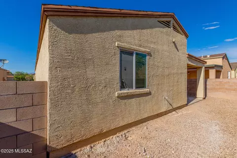 Exterior - 5234 E Desert Straw Ln, Tucson, AZ 85756 photo 5 of 6