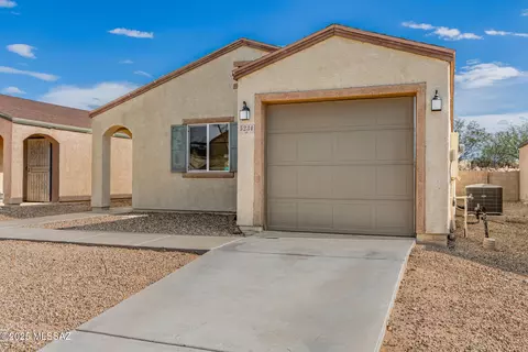 Exterior - 5234 E Desert Straw Ln, Tucson, AZ 85756 photo 3 of 6
