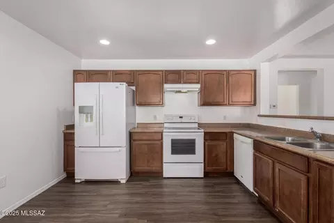 Kitchen - 5234 E Desert Straw Ln, Tucson, AZ 85756 photo 1 of 2
