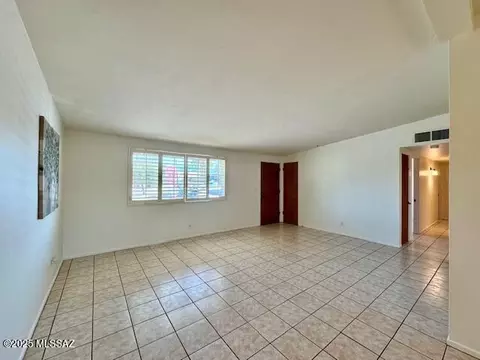 5242 E 2nd St, Tucson, AZ 85711 photo 7