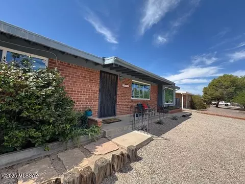 5242 E 2nd St, Tucson, AZ 85711