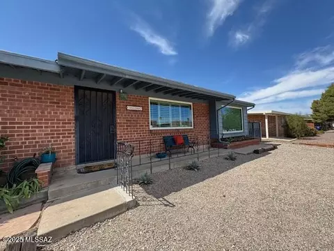 5242 E 2nd St, Tucson, AZ 85711 photo 3