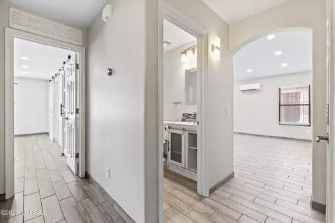 Entry Way - 8492 E Sarnoff Ridge Loop, Tucson, AZ 85710 photo 2 of 2