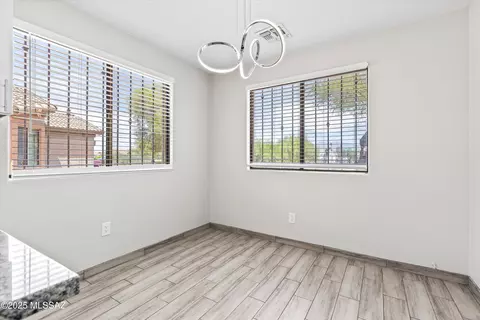 Dining - 8492 E Sarnoff Ridge Loop, Tucson, AZ 85710 photo 1 of 1