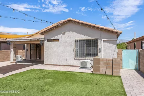 Exterior - 8492 E Sarnoff Ridge Loop, Tucson, AZ 85710 photo 5 of 7