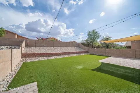 Exterior - 8492 E Sarnoff Ridge Loop, Tucson, AZ 85710 photo 6 of 7