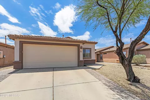 Exterior - 8492 E Sarnoff Ridge Loop, Tucson, AZ 85710 photo 3 of 7