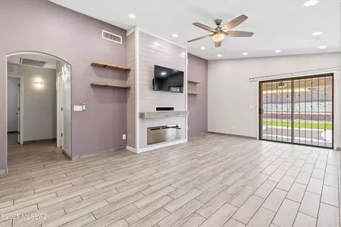 Living - 8492 E Sarnoff Ridge Loop, Tucson, AZ 85710 photo 1 of 3