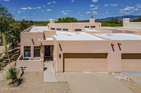 8403 N Hanks Pl, Tucson, AZ 85704