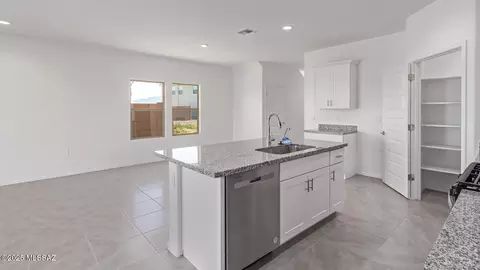 Kitchen - 6092 E Black Caviar Pl, Tucson, AZ 85756 photo 5 of 5
