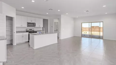 Kitchen - 6092 E Black Caviar Pl, Tucson, AZ 85756 photo 1 of 5