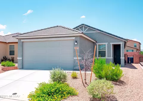 7946 S Golden Bell Dr, Tucson, AZ 85747