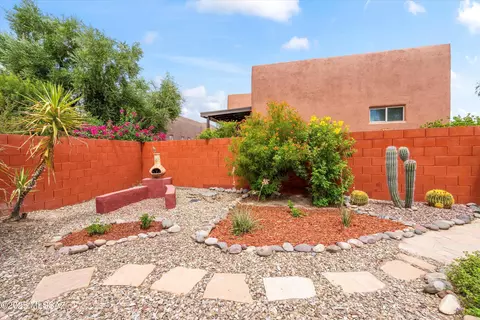 Exterior - 7682 E Sierra Park Loop, Tucson, AZ 85710 photo 6 of 9