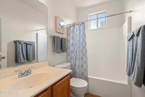 Bath - 7682 E Sierra Park Loop, Tucson, AZ 85710 photo 2 of 2