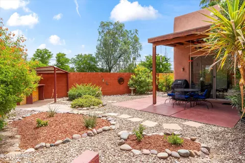 Exterior - 7682 E Sierra Park Loop, Tucson, AZ 85710 photo 7 of 9