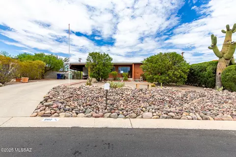 2102 W Saddle Hills Dr, Tucson, AZ 85745