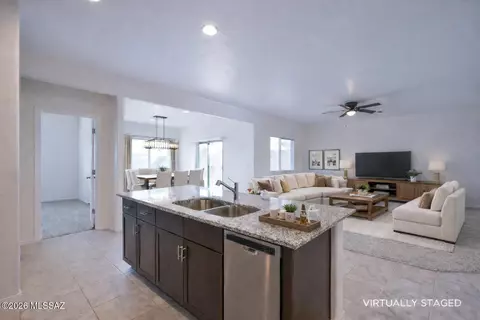 913 W Calle Falerno, Sahuarita, AZ 85629