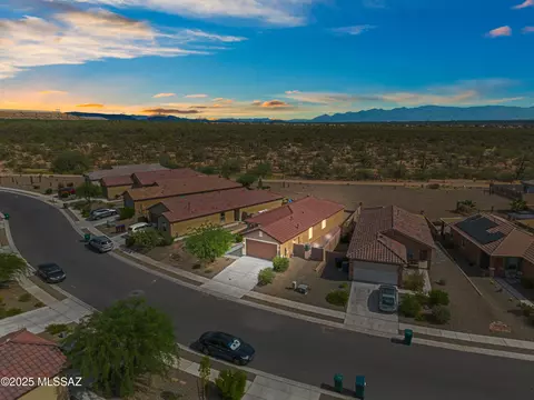 806 W Calle Calca, Sahuarita, AZ 85629