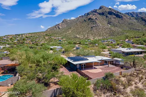 View/Area - 522 E Windward Pl, Tucson, AZ 85704 photo 2 of 3