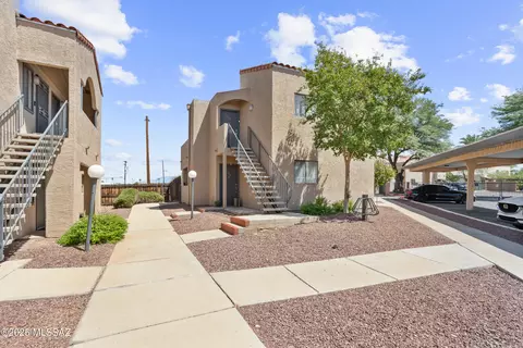 1745 E Glenn St #211, Tucson, AZ 85719