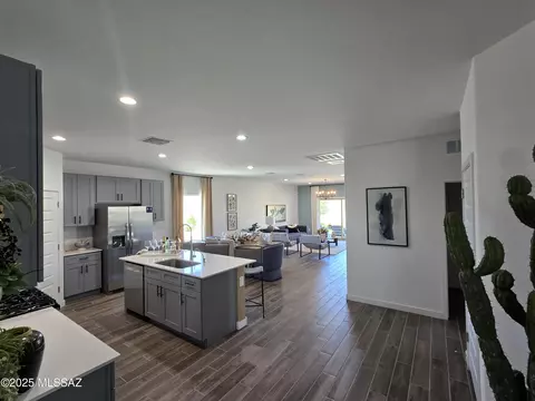 14031 E Canidae Dr E, Vail, AZ 85641