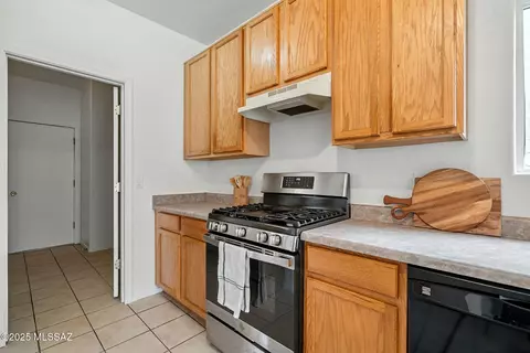 Kitchen - 8464 E Via Cortina De Madera, Tucson, AZ 85747 photo 4 of 4