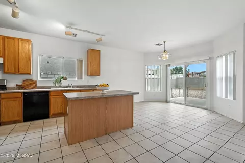 Kitchen - 8464 E Via Cortina De Madera, Tucson, AZ 85747 photo 1 of 4