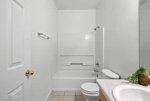 Bath - 8464 E Via Cortina De Madera, Tucson, AZ 85747 photo 2 of 5