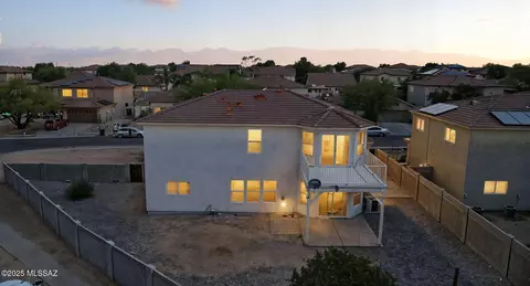 View/Area - 8464 E Via Cortina De Madera, Tucson, AZ 85747 photo 3 of 7