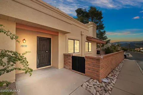 10131 E Arizmo St, Tucson, AZ 85748