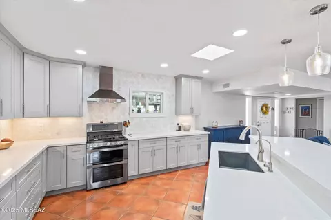 6100 N Oracle Rd #22, Tucson, AZ 85704