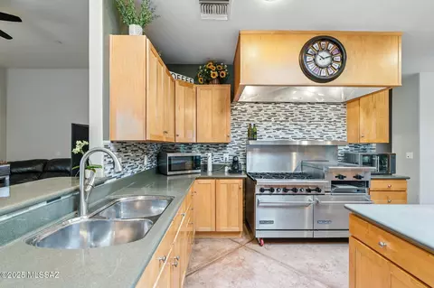 Kitchen - 5335 E Cloud Nine Dr, Tucson, AZ 85739 photo 1 of 4